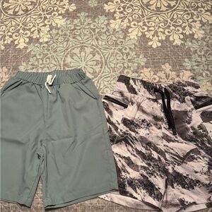 Stylish Shorts Set in Green and Black Pattern